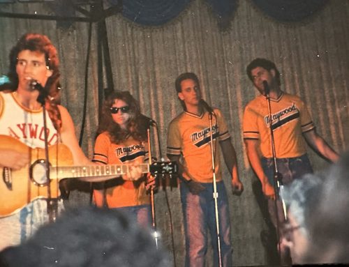 Sharing stage with a legend